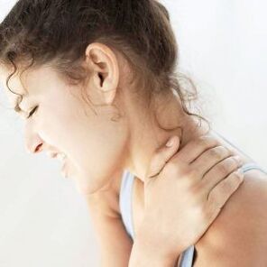 Grave dolore nell'osteocondosi della colonna cervicale
